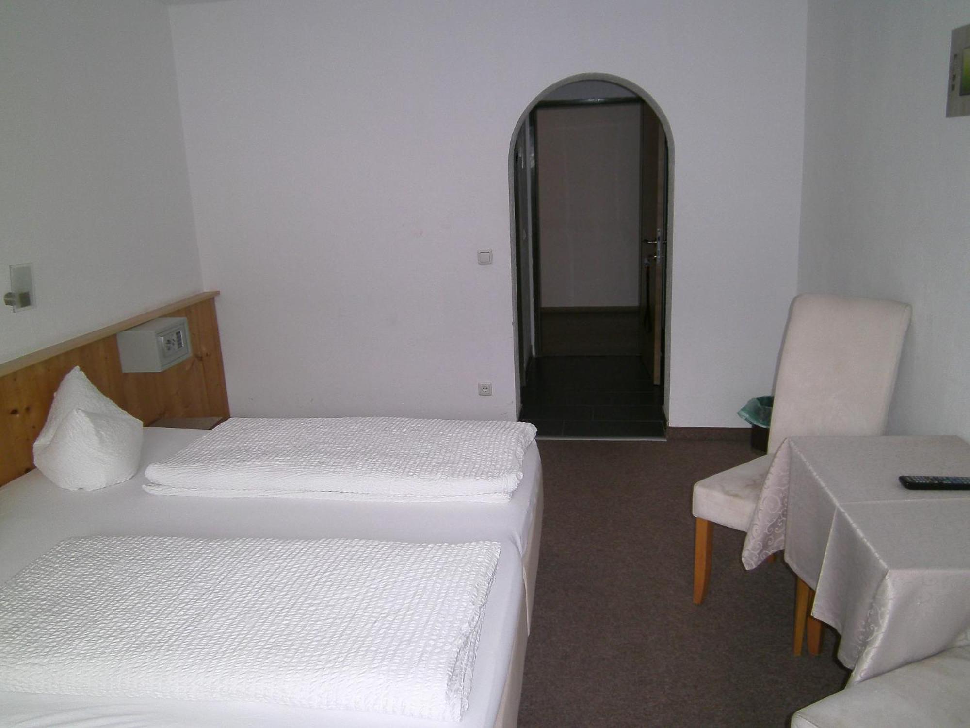 Gasthof Hotel Kirchenwirt เซลล์ อัม ซิลลา ภายนอก รูปภาพ
